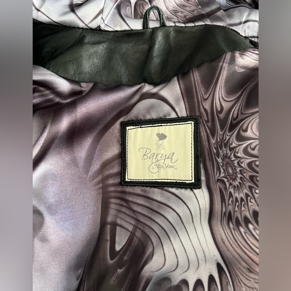 Leather jacket - Picture 7 of 10